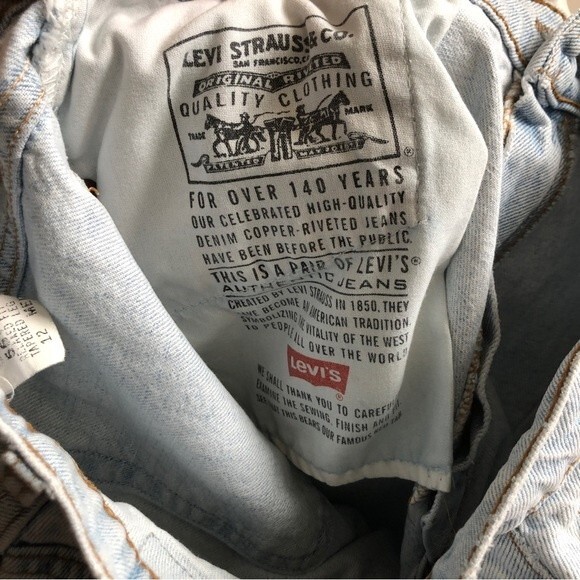 Levis Jeans Womens 30 Light Wash Vintage 551 Relaxed Fit Tapered Leg High Waist - Picture 4 of 15